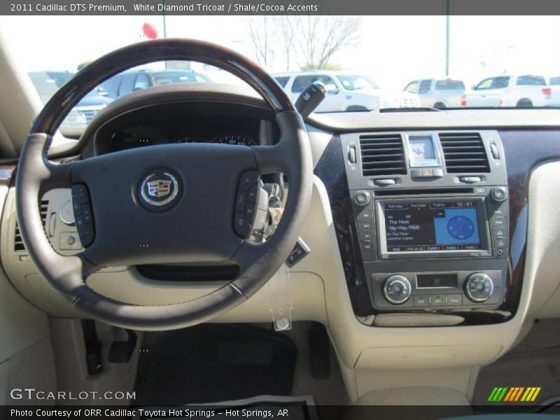 White Diamond Tricoat / Shale/Cocoa Accents 2011 Cadillac DTS Premium