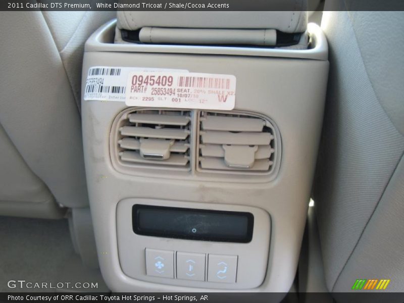 White Diamond Tricoat / Shale/Cocoa Accents 2011 Cadillac DTS Premium