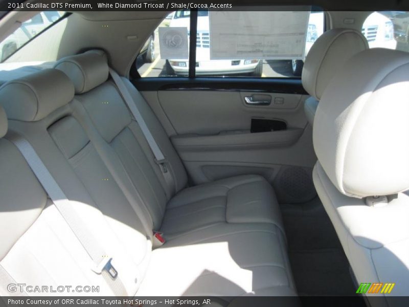 White Diamond Tricoat / Shale/Cocoa Accents 2011 Cadillac DTS Premium