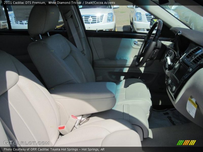 White Diamond Tricoat / Shale/Cocoa Accents 2011 Cadillac DTS Premium