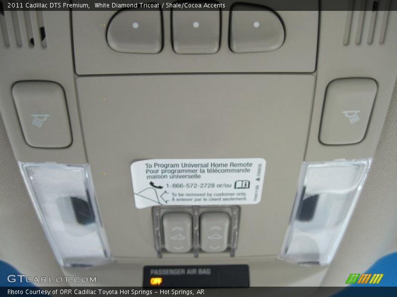 White Diamond Tricoat / Shale/Cocoa Accents 2011 Cadillac DTS Premium