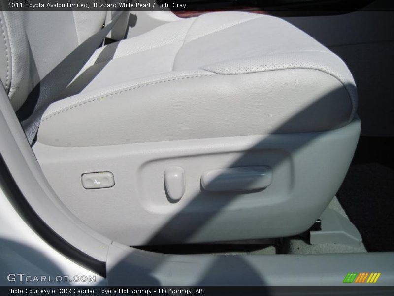 Blizzard White Pearl / Light Gray 2011 Toyota Avalon Limited