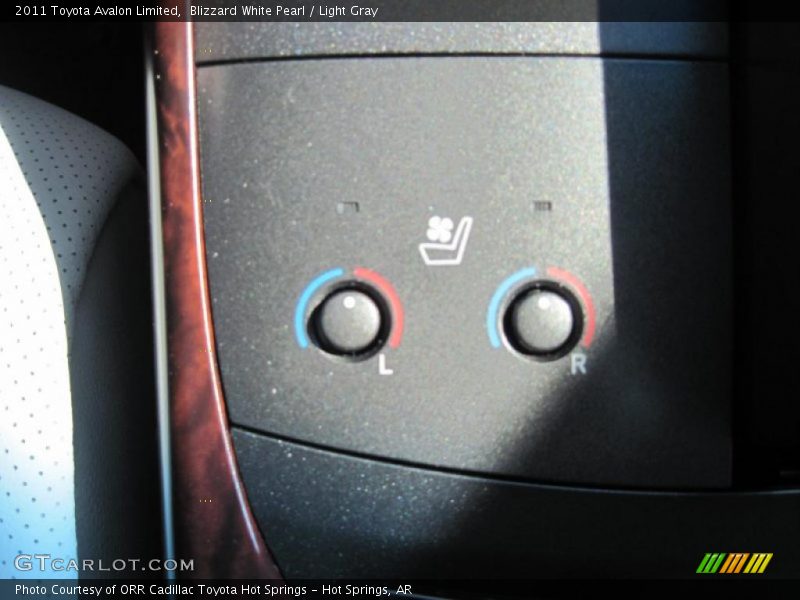 Blizzard White Pearl / Light Gray 2011 Toyota Avalon Limited
