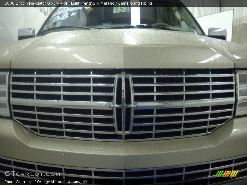 Light French Silk Metallic / Camel/Sand Piping 2008 Lincoln Navigator Luxury 4x4