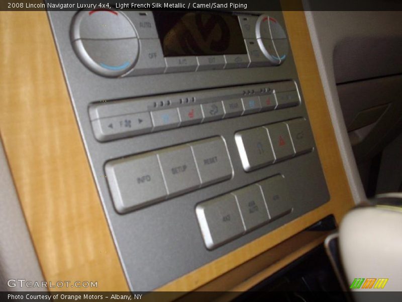 Light French Silk Metallic / Camel/Sand Piping 2008 Lincoln Navigator Luxury 4x4