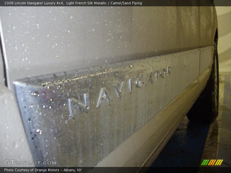 Light French Silk Metallic / Camel/Sand Piping 2008 Lincoln Navigator Luxury 4x4