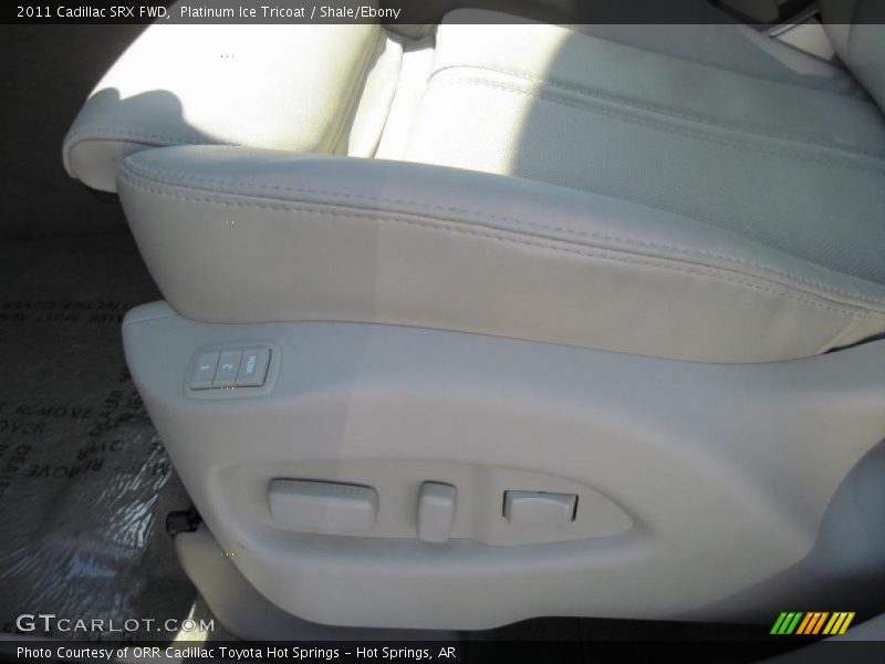 Platinum Ice Tricoat / Shale/Ebony 2011 Cadillac SRX FWD