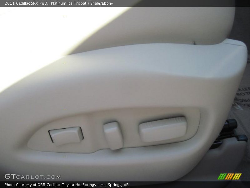 Platinum Ice Tricoat / Shale/Ebony 2011 Cadillac SRX FWD