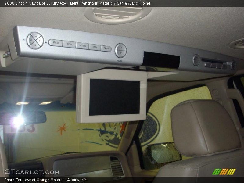 Light French Silk Metallic / Camel/Sand Piping 2008 Lincoln Navigator Luxury 4x4