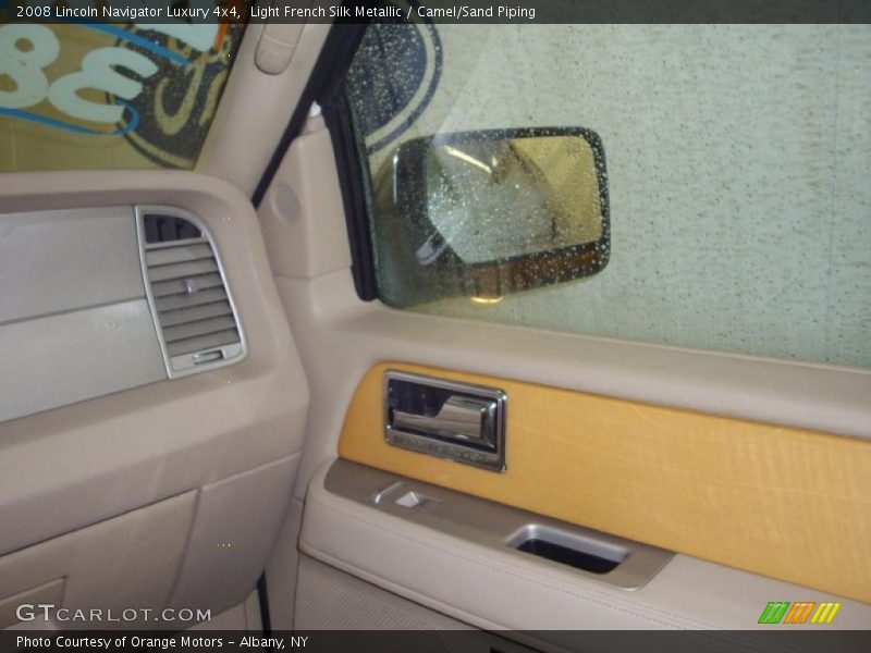 Light French Silk Metallic / Camel/Sand Piping 2008 Lincoln Navigator Luxury 4x4