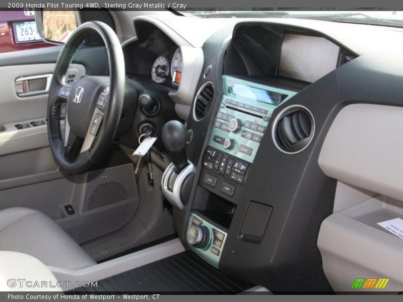Sterling Gray Metallic / Gray 2009 Honda Pilot Touring 4WD