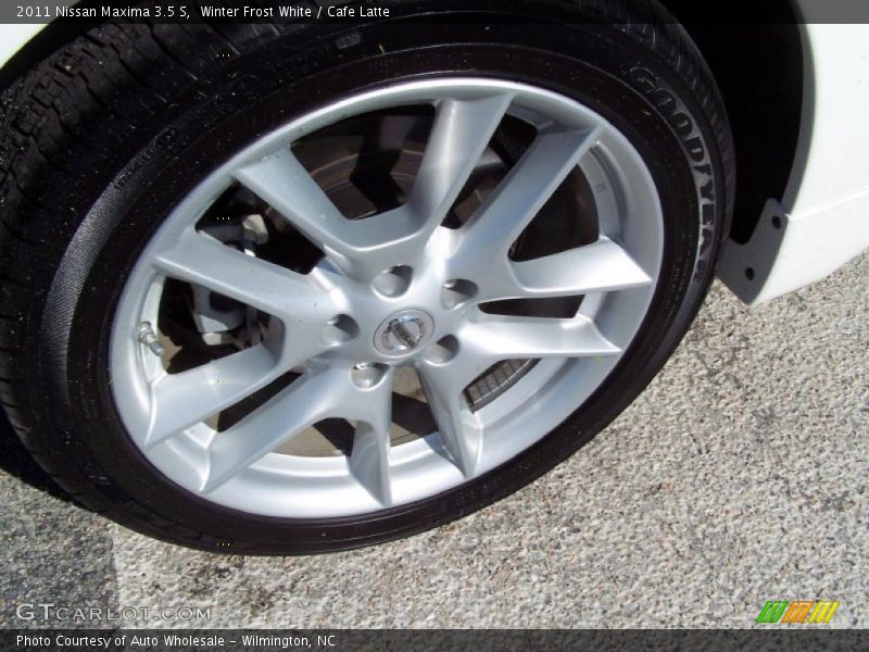 Winter Frost White / Cafe Latte 2011 Nissan Maxima 3.5 S
