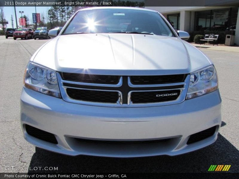 Bright Silver Metallic / Black 2011 Dodge Avenger Mainstreet