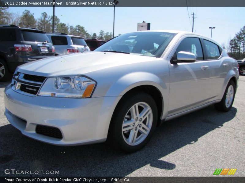 Bright Silver Metallic / Black 2011 Dodge Avenger Mainstreet