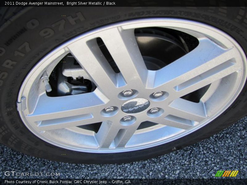 Bright Silver Metallic / Black 2011 Dodge Avenger Mainstreet