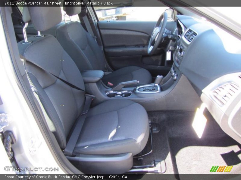 Bright Silver Metallic / Black 2011 Dodge Avenger Mainstreet
