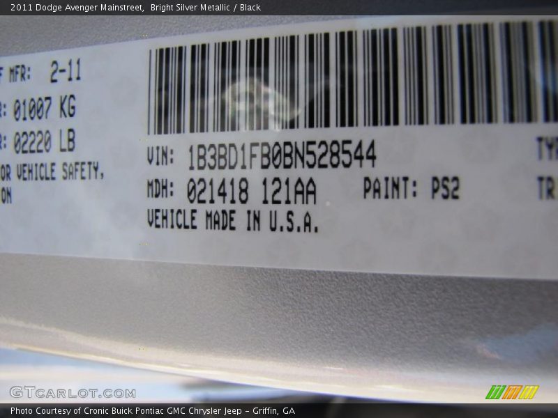 Bright Silver Metallic / Black 2011 Dodge Avenger Mainstreet