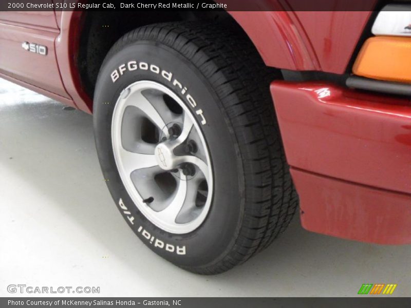 Dark Cherry Red Metallic / Graphite 2000 Chevrolet S10 LS Regular Cab