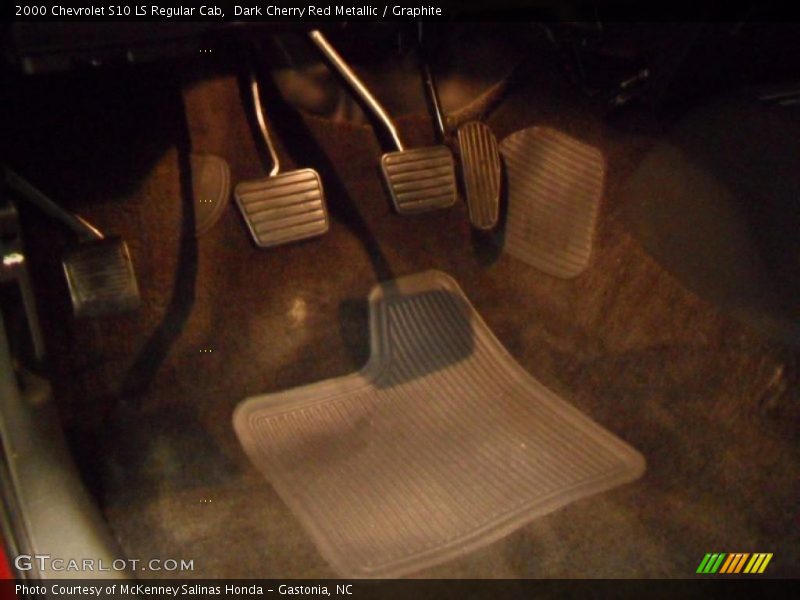 Dark Cherry Red Metallic / Graphite 2000 Chevrolet S10 LS Regular Cab