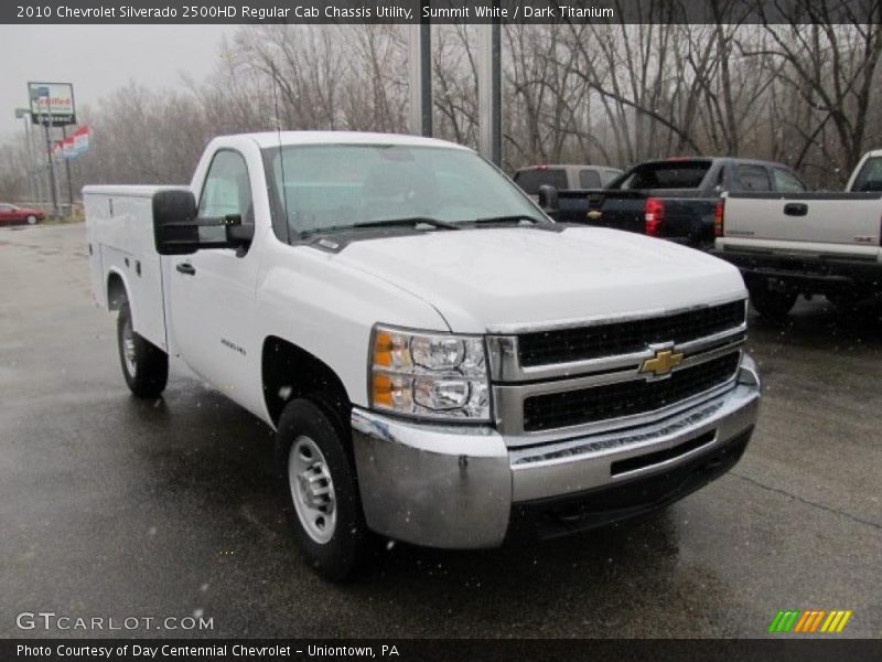 Front 3/4 View of 2010 Silverado 2500HD Regular Cab Chassis Utility