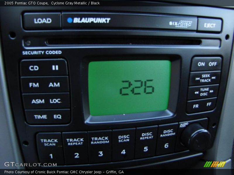 Controls of 2005 GTO Coupe