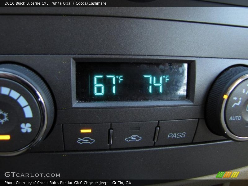 White Opal / Cocoa/Cashmere 2010 Buick Lucerne CXL