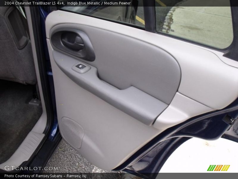 Indigo Blue Metallic / Medium Pewter 2004 Chevrolet TrailBlazer LS 4x4