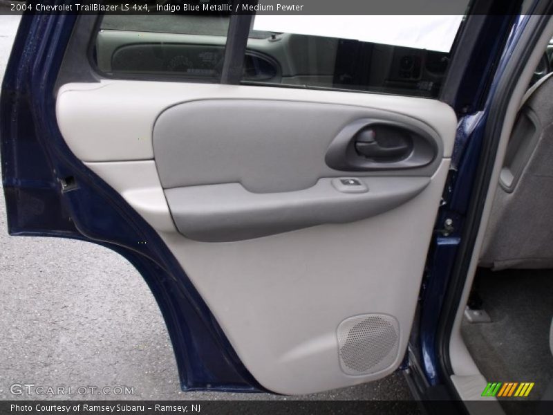 Indigo Blue Metallic / Medium Pewter 2004 Chevrolet TrailBlazer LS 4x4