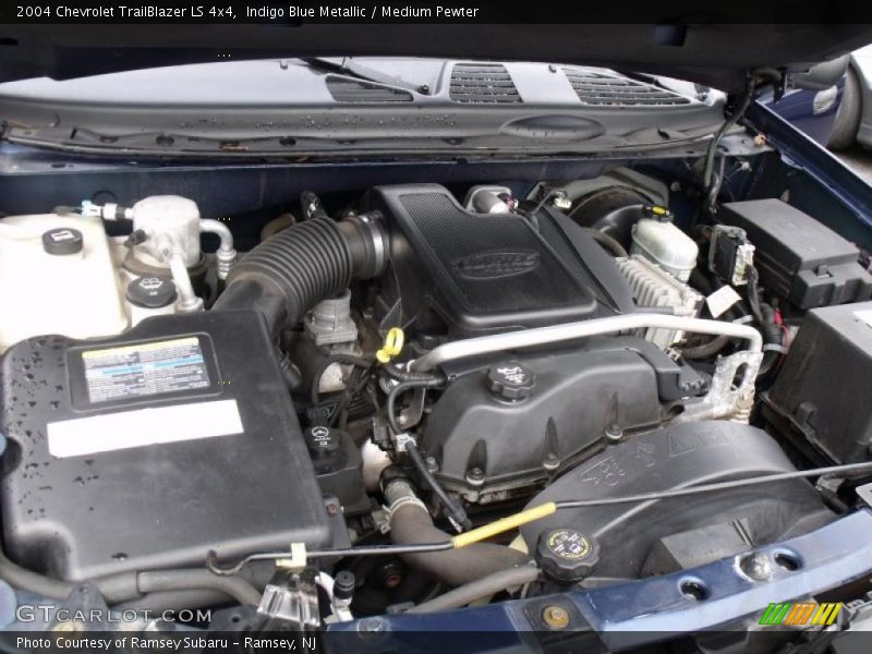 Indigo Blue Metallic / Medium Pewter 2004 Chevrolet TrailBlazer LS 4x4