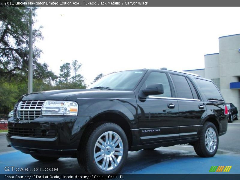 Front 3/4 View of 2011 Navigator Limited Edition 4x4