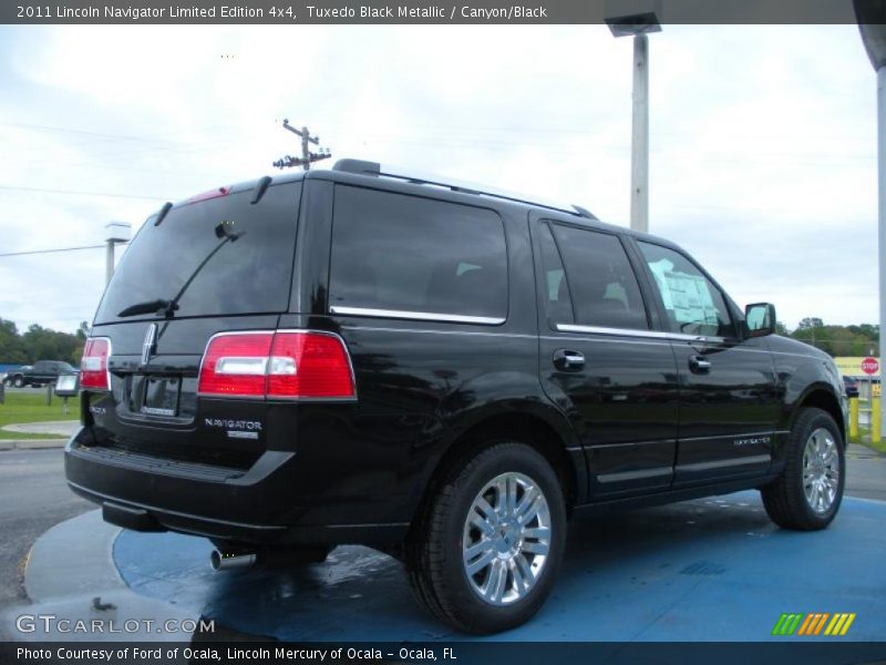 Tuxedo Black Metallic / Canyon/Black 2011 Lincoln Navigator Limited Edition 4x4