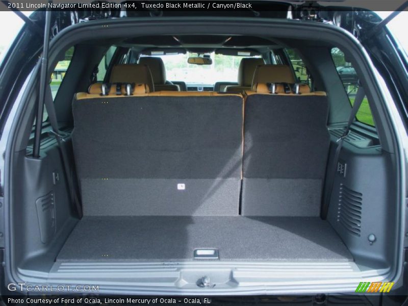  2011 Navigator Limited Edition 4x4 Trunk