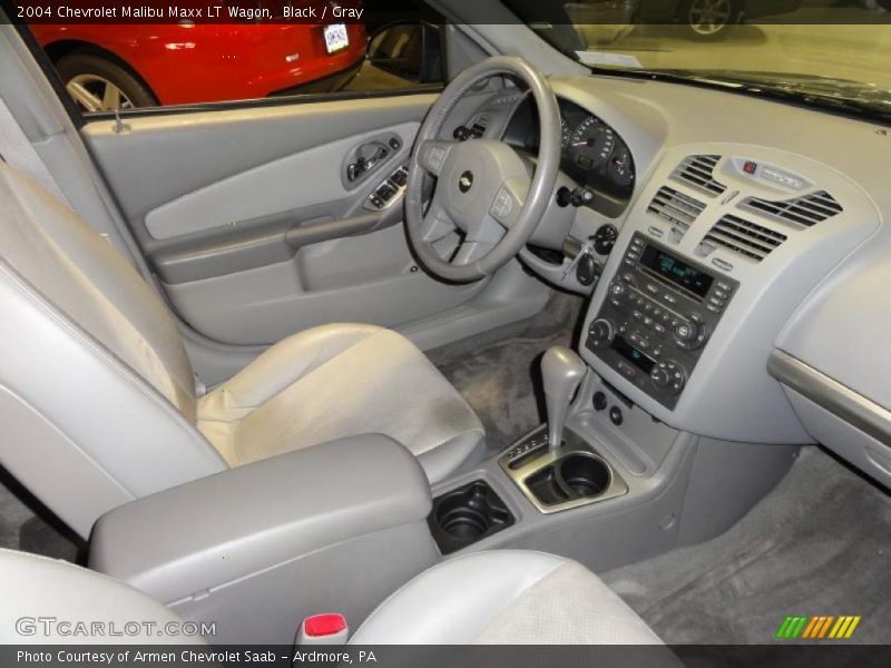 Dashboard of 2004 Malibu Maxx LT Wagon
