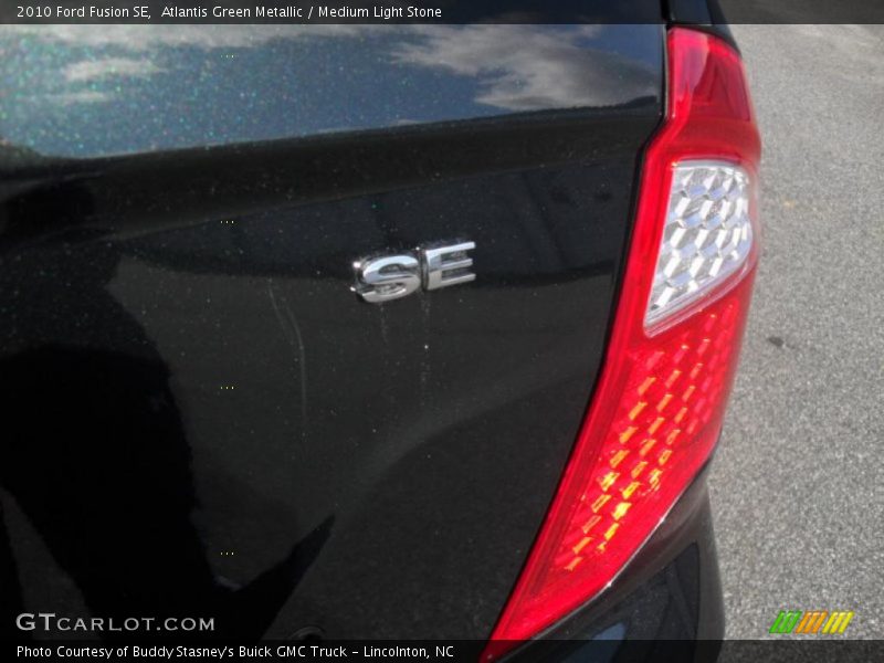 Atlantis Green Metallic / Medium Light Stone 2010 Ford Fusion SE