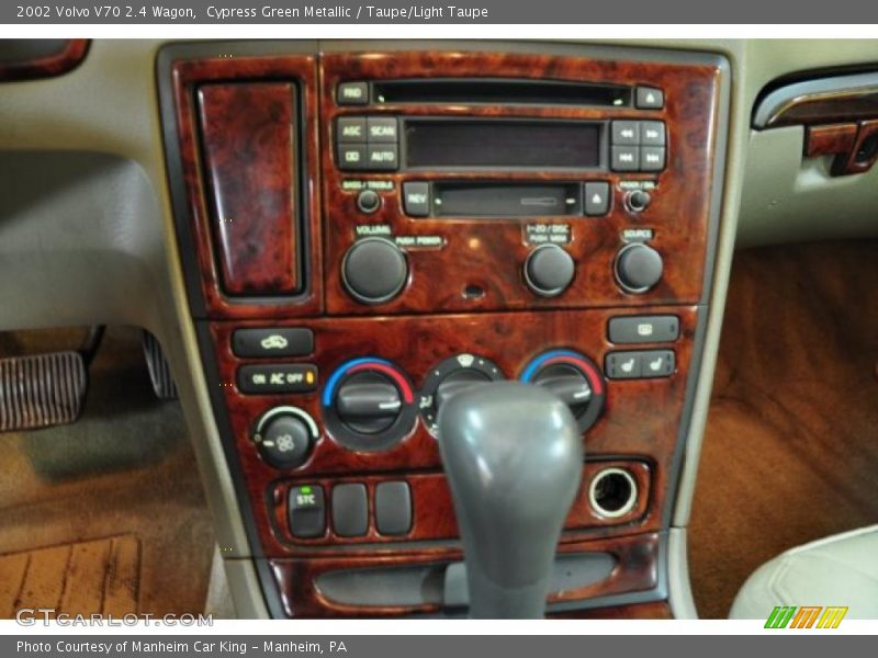 Cypress Green Metallic / Taupe/Light Taupe 2002 Volvo V70 2.4 Wagon