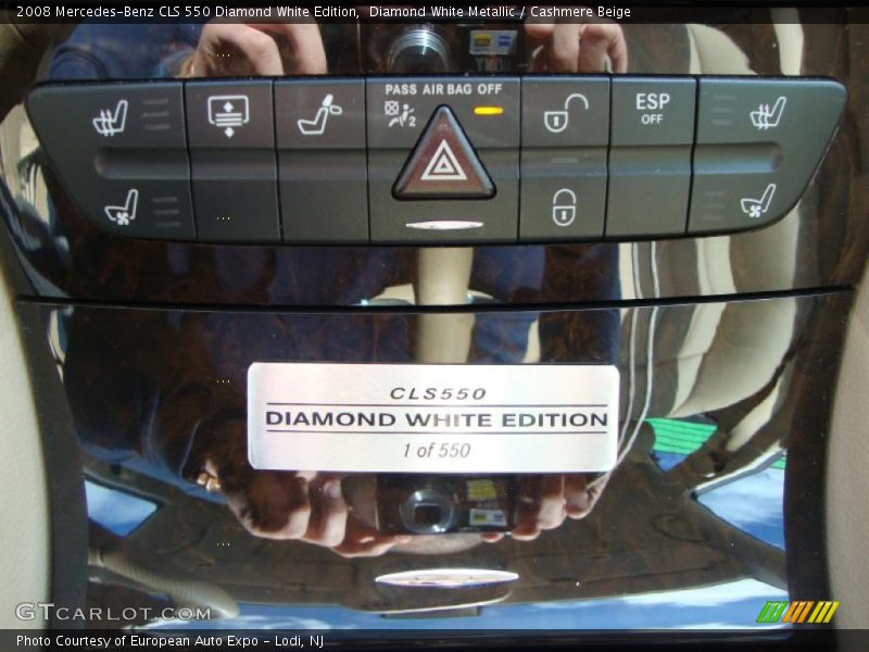 Controls of 2008 CLS 550 Diamond White Edition