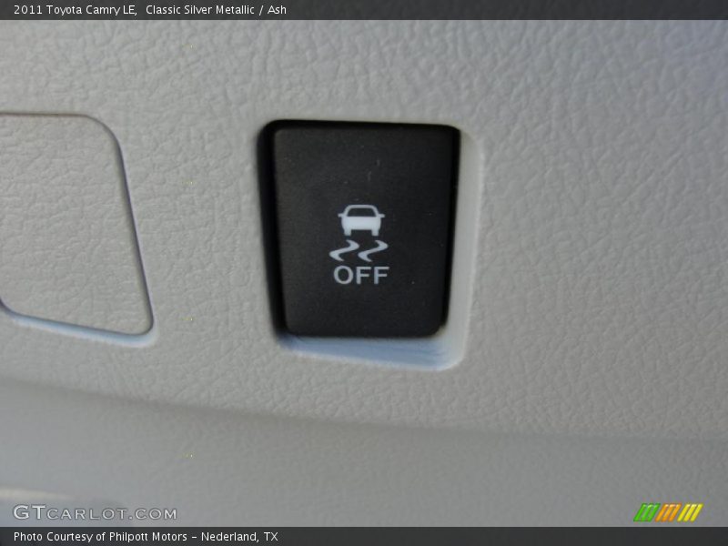 Classic Silver Metallic / Ash 2011 Toyota Camry LE