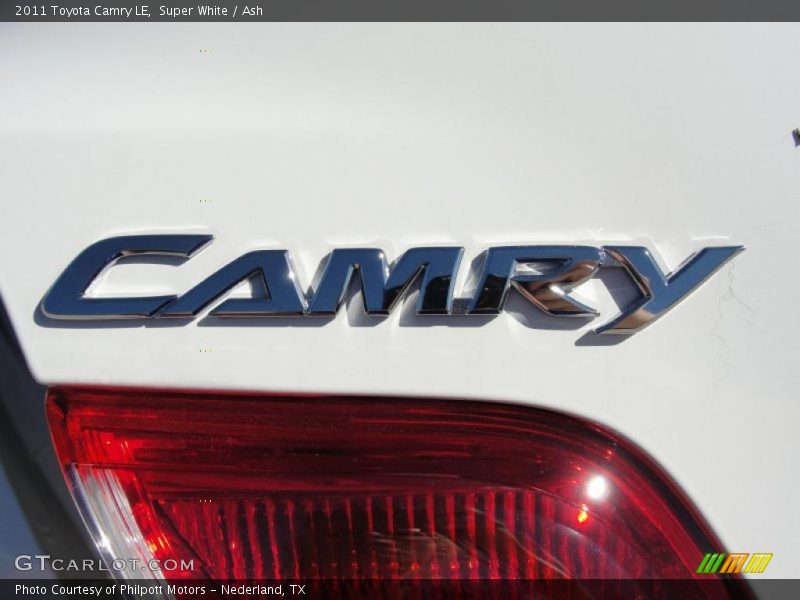 Super White / Ash 2011 Toyota Camry LE