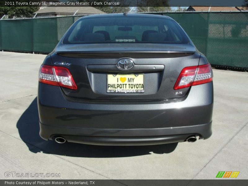 Magnetic Gray Metallic / Dark Charcoal 2011 Toyota Camry SE