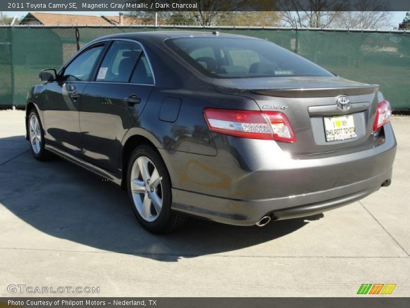 Magnetic Gray Metallic / Dark Charcoal 2011 Toyota Camry SE
