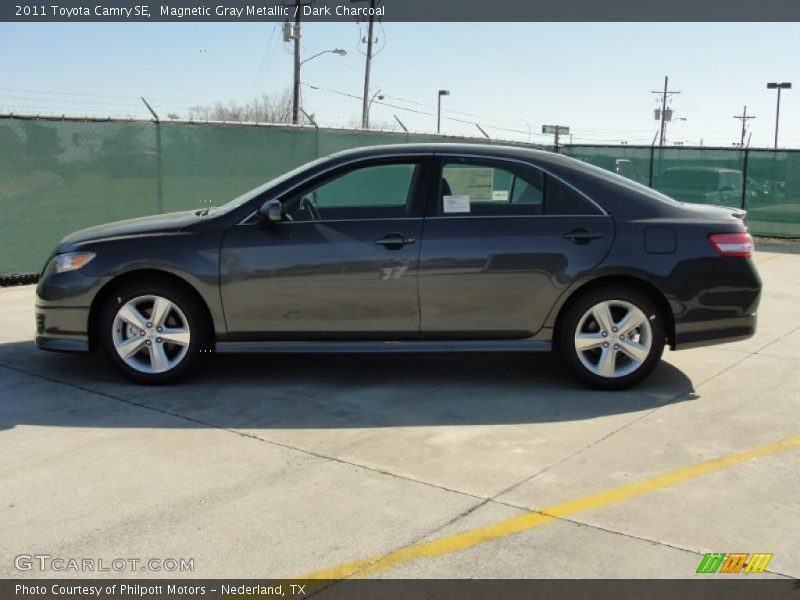 Magnetic Gray Metallic / Dark Charcoal 2011 Toyota Camry SE