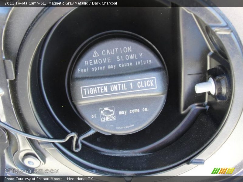 Magnetic Gray Metallic / Dark Charcoal 2011 Toyota Camry SE