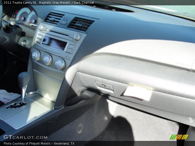 Magnetic Gray Metallic / Dark Charcoal 2011 Toyota Camry SE