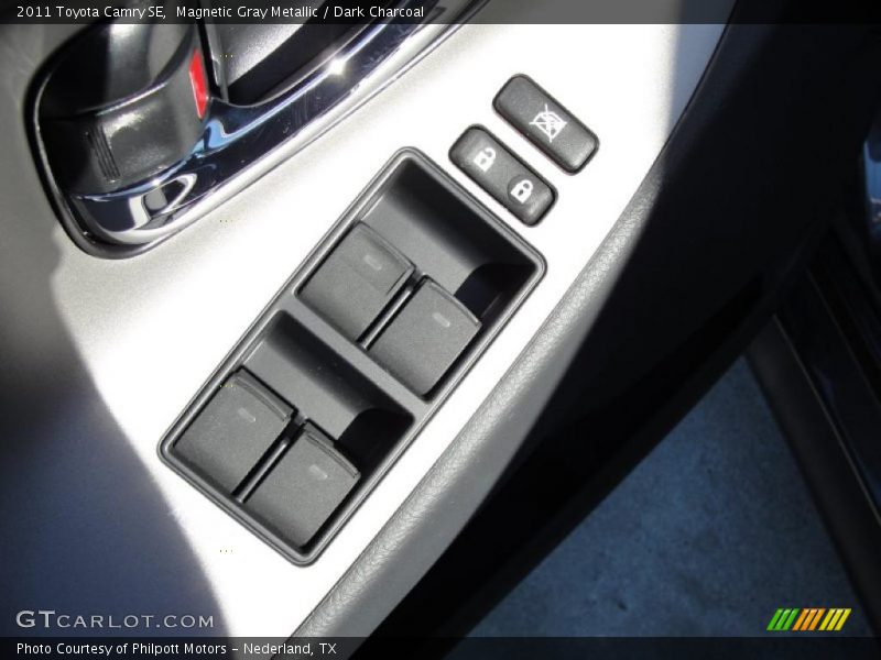 Magnetic Gray Metallic / Dark Charcoal 2011 Toyota Camry SE