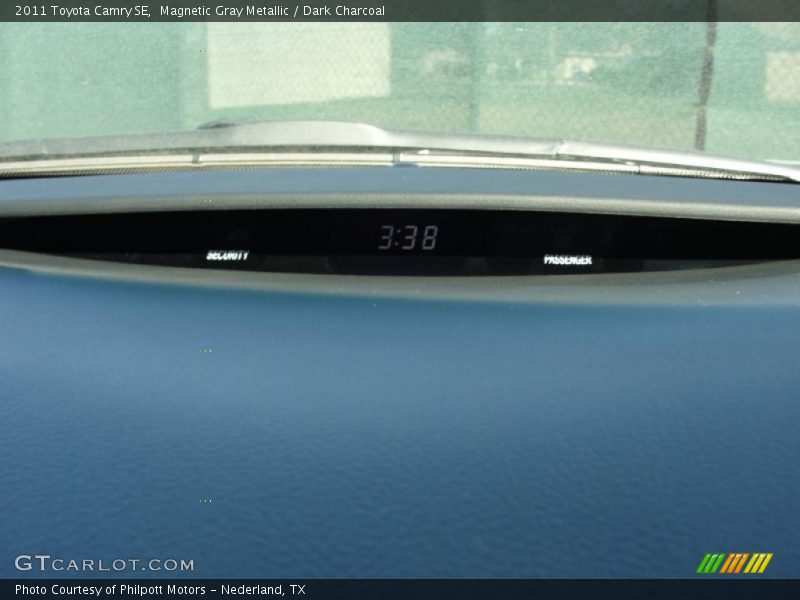 Magnetic Gray Metallic / Dark Charcoal 2011 Toyota Camry SE