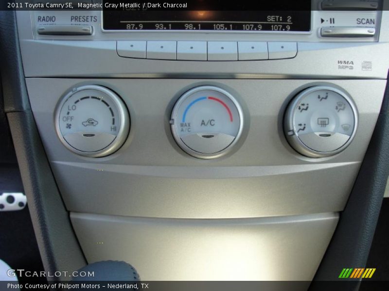 Magnetic Gray Metallic / Dark Charcoal 2011 Toyota Camry SE