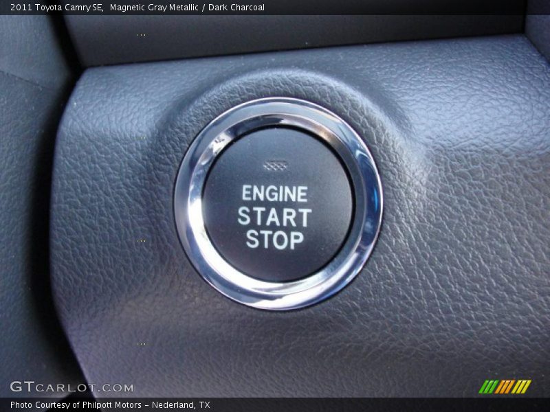 Magnetic Gray Metallic / Dark Charcoal 2011 Toyota Camry SE