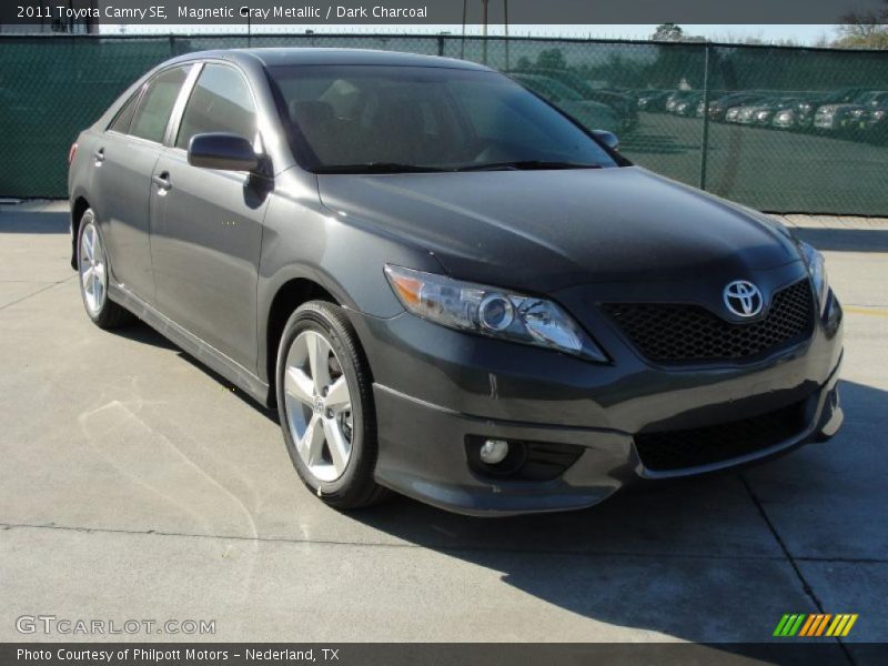 Magnetic Gray Metallic / Dark Charcoal 2011 Toyota Camry SE