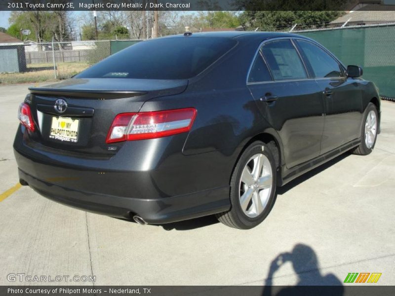 Magnetic Gray Metallic / Dark Charcoal 2011 Toyota Camry SE