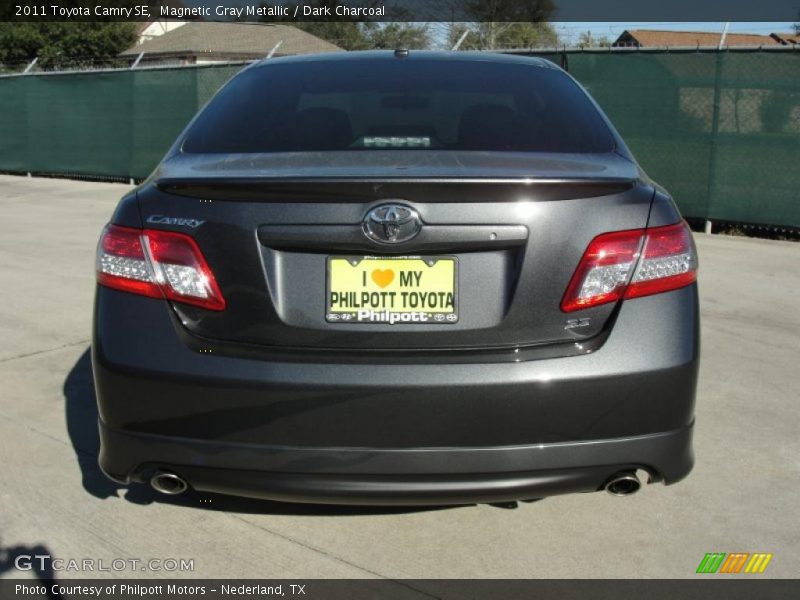 Magnetic Gray Metallic / Dark Charcoal 2011 Toyota Camry SE